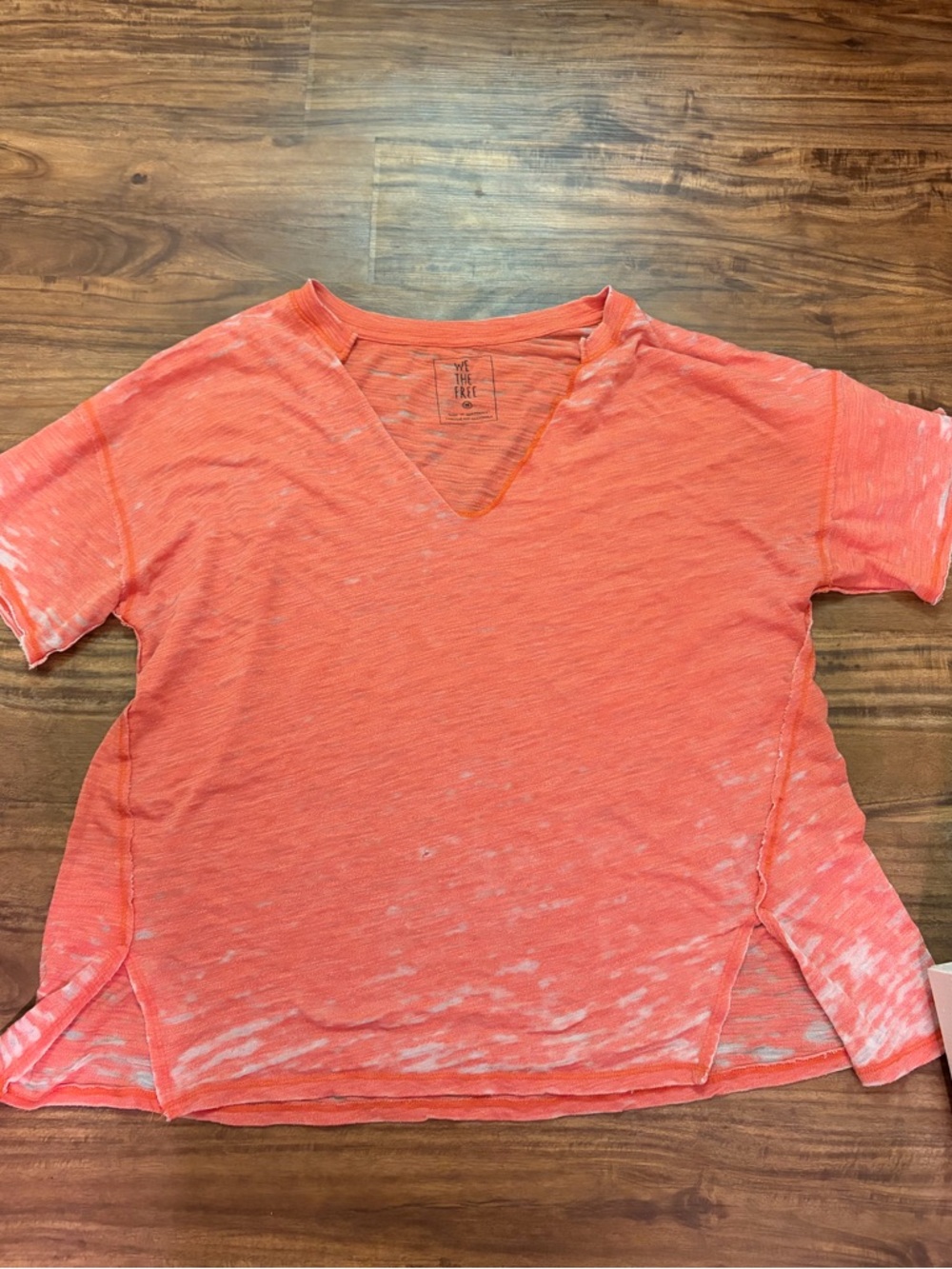 We The Free Coral Heathered V-Neck Short Sleeve Tee